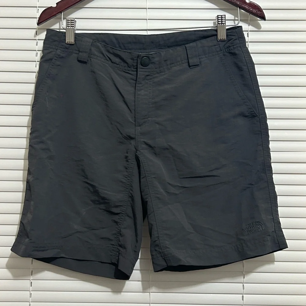 The North Face Eomen’s Charcoal Outdoor Performance Shorts Size 4